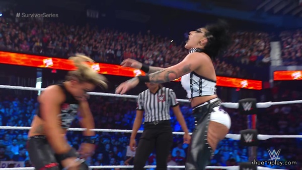 WWE_Survivor_Series_2023_Rhea_vs_Zoey_2408.jpg