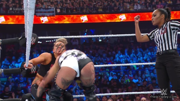 WWE_Survivor_Series_2023_Rhea_vs_Zoey_2469.jpg