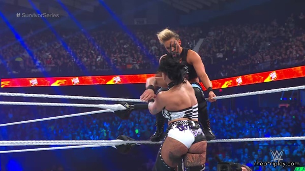 WWE_Survivor_Series_2023_Rhea_vs_Zoey_2501.jpg