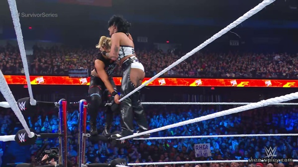 WWE_Survivor_Series_2023_Rhea_vs_Zoey_2546.jpg