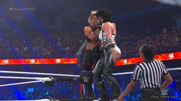 WWE_Survivor_Series_2023_Rhea_vs_Zoey_2559.jpg