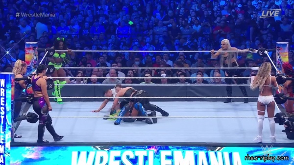 Click to view full size image
==============
WWE_Wrestlemania_38_Sunday_720p_WEB_h264-HEEL_Trim_1257.jpg WWE_Wrestlemania_38_Sunday_720p_WEB_h264-HEEL_Trim_1257.jpg