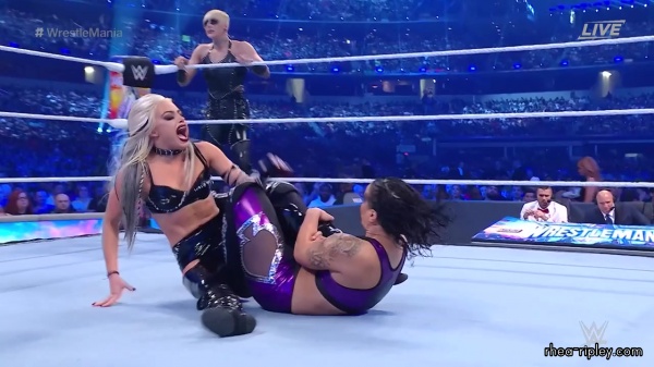 Click to view full size image
==============
WWE_Wrestlemania_38_Sunday_720p_WEB_h264-HEEL_Trim_1756.jpg WWE_Wrestlemania_38_Sunday_720p_WEB_h264-HEEL_Trim_1756.jpg