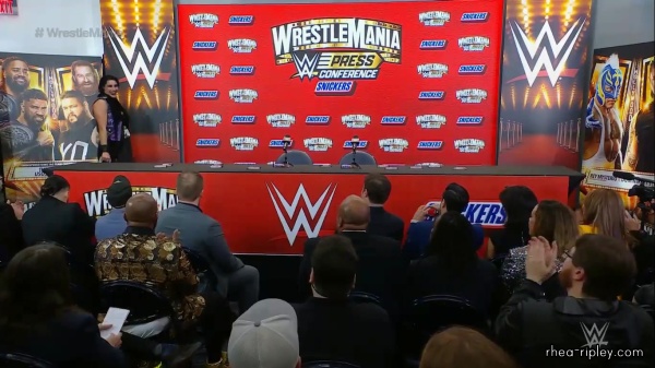 Wrestlemania_39_Night_One_Press_Conference_0033.jpg