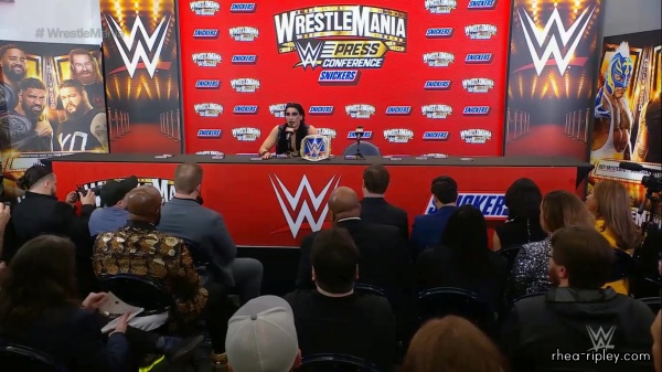 Wrestlemania_39_Night_One_Press_Conference_0704.jpg