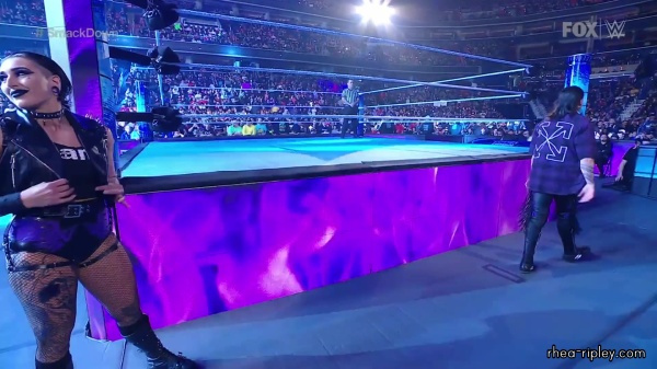 sportsnet-wwe_friday_night_smackdown_2023_03_03_1080p_web_h264_0213.jpg