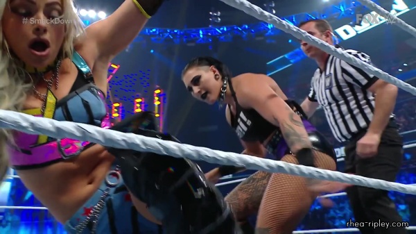 sportsnet-wwe_friday_night_smackdown_2023_03_03_1080p_web_h264_0649.jpg