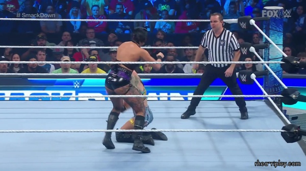 sportsnet-wwe_friday_night_smackdown_2023_03_03_1080p_web_h264_0664.jpg