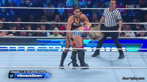 sportsnet-wwe_friday_night_smackdown_2023_03_03_1080p_web_h264_1330.jpg