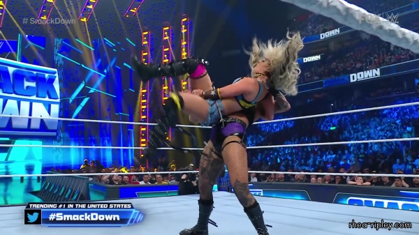 sportsnet-wwe_friday_night_smackdown_2023_03_03_1080p_web_h264_1333.jpg