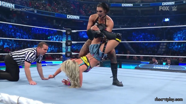 sportsnet-wwe_friday_night_smackdown_2023_03_03_1080p_web_h264_1382.jpg
