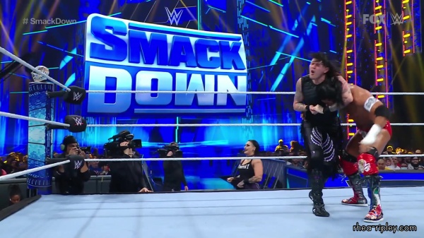 sportsnet-wwe_friday_night_smackdown_2023_03_03_1080p_web_h264_part_2_0762.jpg