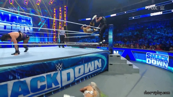 sportsnet-wwe_friday_night_smackdown_2023_03_17_1080p_web_h264_1618.jpg