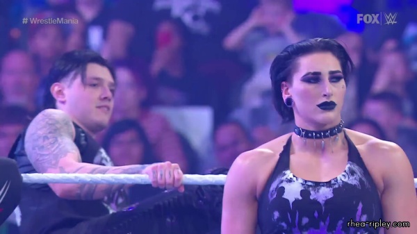 sportsnet-wwe_friday_night_smackdown_2023_03_17_1080p_web_h264_part_2_0124.jpg