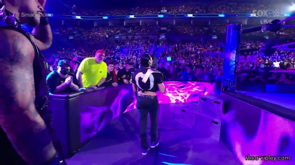 sportsnet-wwe_friday_night_smackdown_2023_04_07_720p_web_h264_0212.jpg