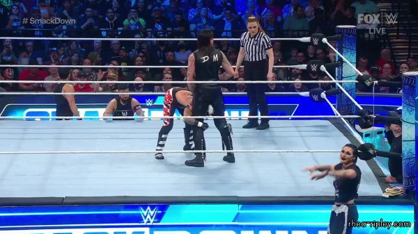 sportsnet-wwe_friday_night_smackdown_2023_04_07_720p_web_h264_2716.jpg