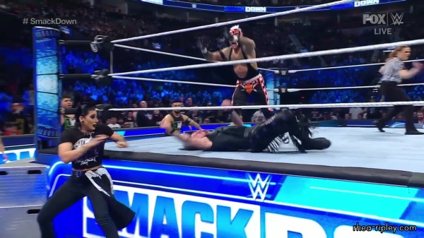 sportsnet-wwe_friday_night_smackdown_2023_04_07_720p_web_h264_2862.jpg