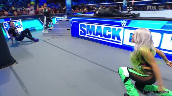 sportsnet-wwe_friday_night_smackdown_2023_04_07_720p_web_h264_2886.jpg