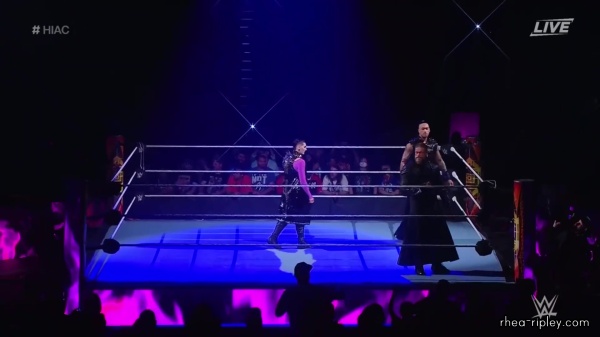 Click to view full size image
==============
sportsnet-wwe_hell_in_a_cell_2022_1080p_web_h264_0769.jpg sportsnet-wwe_hell_in_a_cell_2022_1080p_web_h264_0769.jpg