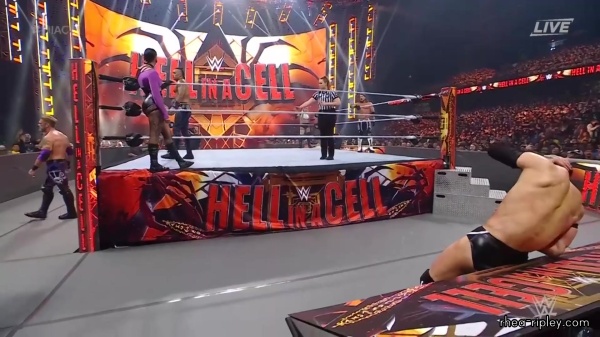 Click to view full size image
==============
sportsnet-wwe_hell_in_a_cell_2022_1080p_web_h264_2191.jpg sportsnet-wwe_hell_in_a_cell_2022_1080p_web_h264_2191.jpg