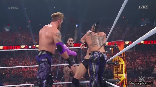 Click to view full size image
==============
sportsnet-wwe_hell_in_a_cell_2022_1080p_web_h264_2452.jpg sportsnet-wwe_hell_in_a_cell_2022_1080p_web_h264_2452.jpg