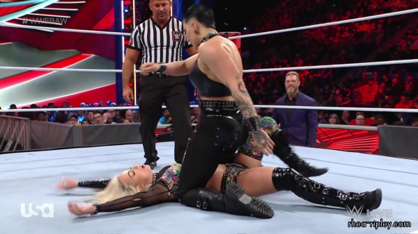 sportsnet-wwe_monday_night_raw_2022_05_09_1080p_web_h264_1928.jpg