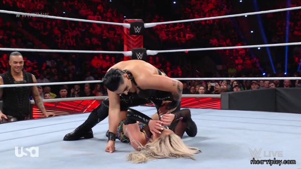 sportsnet-wwe_monday_night_raw_2022_05_09_1080p_web_h264_1932.jpg