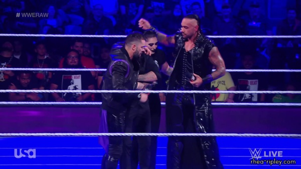 sportsnet-wwe_monday_night_raw_2022_09_19_1080p_web_h264_1268.jpg