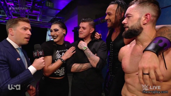 sportsnet-wwe_monday_night_raw_2022_09_19_1080p_web_h264_part_2_067.jpg