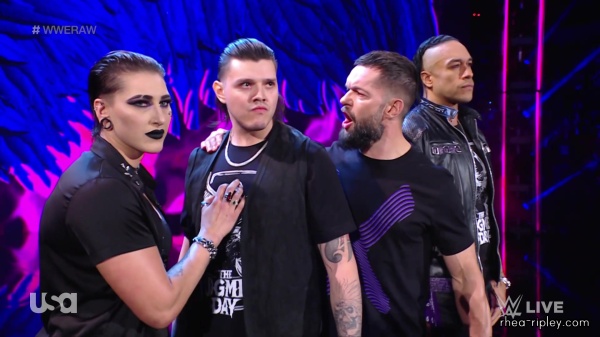 sportsnet-wwe_monday_night_raw_2022_10_17_1080p_web_h264_0883.jpg
