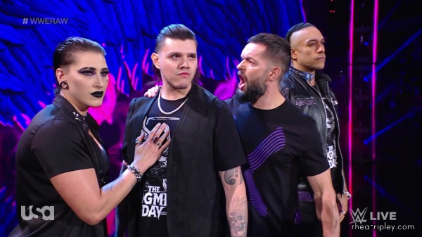 sportsnet-wwe_monday_night_raw_2022_10_17_1080p_web_h264_0885.jpg