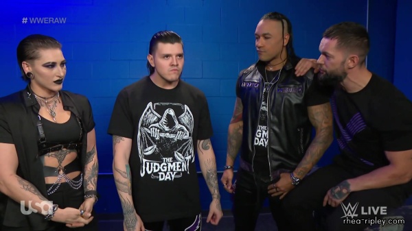 sportsnet-wwe_monday_night_raw_2022_10_17_1080p_web_h264_part_2_148.jpg