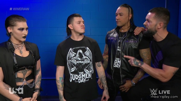 sportsnet-wwe_monday_night_raw_2022_10_17_1080p_web_h264_part_2_157.jpg