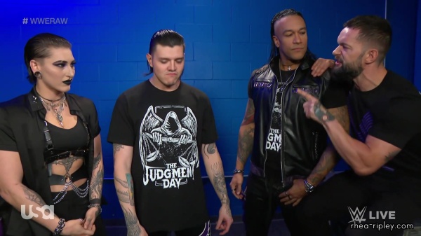 sportsnet-wwe_monday_night_raw_2022_10_17_1080p_web_h264_part_2_160.jpg