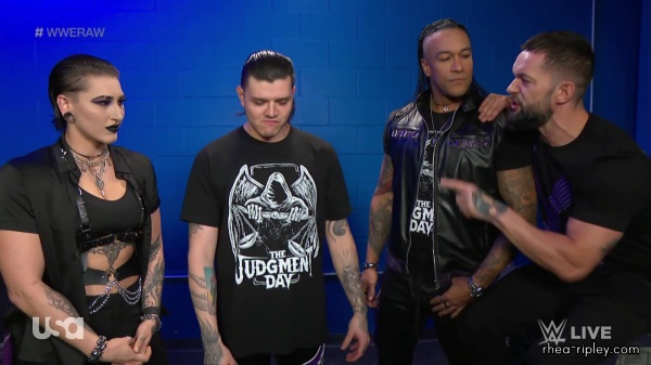 sportsnet-wwe_monday_night_raw_2022_10_17_1080p_web_h264_part_2_161.jpg