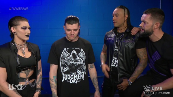 sportsnet-wwe_monday_night_raw_2022_10_17_1080p_web_h264_part_2_164.jpg