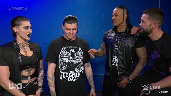 sportsnet-wwe_monday_night_raw_2022_10_17_1080p_web_h264_part_2_165.jpg
