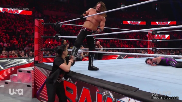 sportsnet-wwe_monday_night_raw_2022_10_17_1080p_web_h264_part_3_2680.jpg