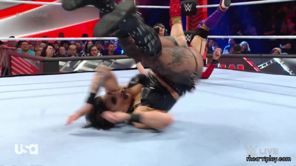 sportsnet-wwe_monday_night_raw_2022_11_21_1080p_web_h264_part_2_1995.jpg