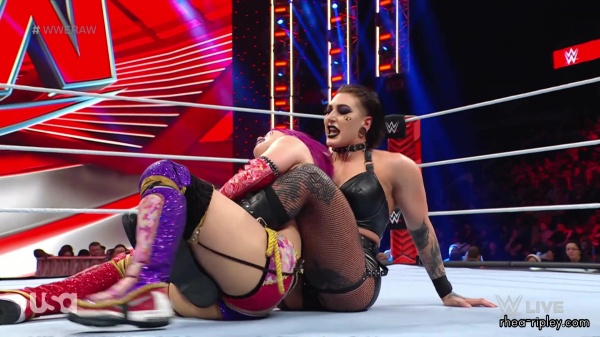 sportsnet-wwe_monday_night_raw_2022_11_21_1080p_web_h264_part_2_2679.jpg