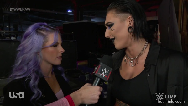 sportsnet-wwe_monday_night_raw_2023-01-09_1080p_web_h264_117.jpg