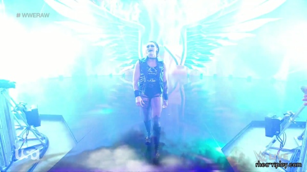 sportsnet-wwe_monday_night_raw_2023-01-09_1080p_web_h264_part_2_0172.jpg