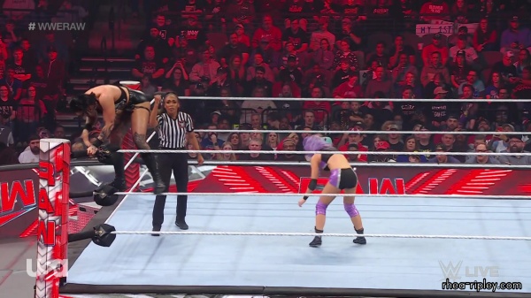 sportsnet-wwe_monday_night_raw_2023-01-09_1080p_web_h264_part_2_1114.jpg
