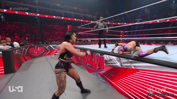 sportsnet-wwe_monday_night_raw_2023-01-09_1080p_web_h264_part_2_1307.jpg