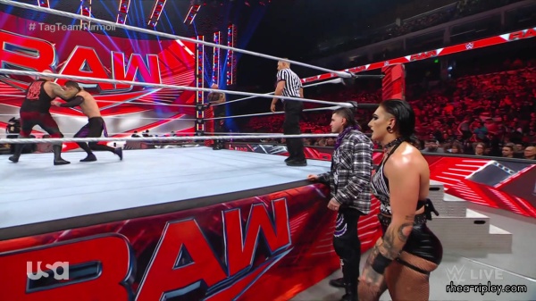 sportsnet-wwe_monday_night_raw_2023-01-09_1080p_web_h264_part_3_1895.jpg
