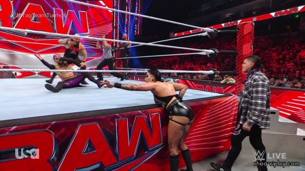 sportsnet-wwe_monday_night_raw_2023-01-09_1080p_web_h264_part_3_2018.jpg