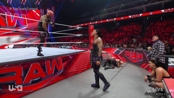 sportsnet-wwe_monday_night_raw_2023-01-09_1080p_web_h264_part_3_2752.jpg