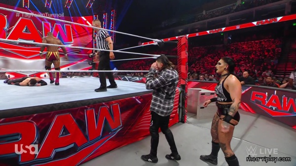 sportsnet-wwe_monday_night_raw_2023-01-09_1080p_web_h264_part_3_3345.jpg