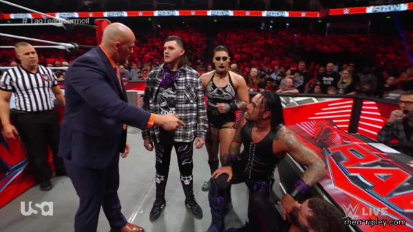 sportsnet-wwe_monday_night_raw_2023-01-09_1080p_web_h264_part_3_5291.jpg