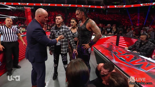 sportsnet-wwe_monday_night_raw_2023-01-09_1080p_web_h264_part_3_5340.jpg